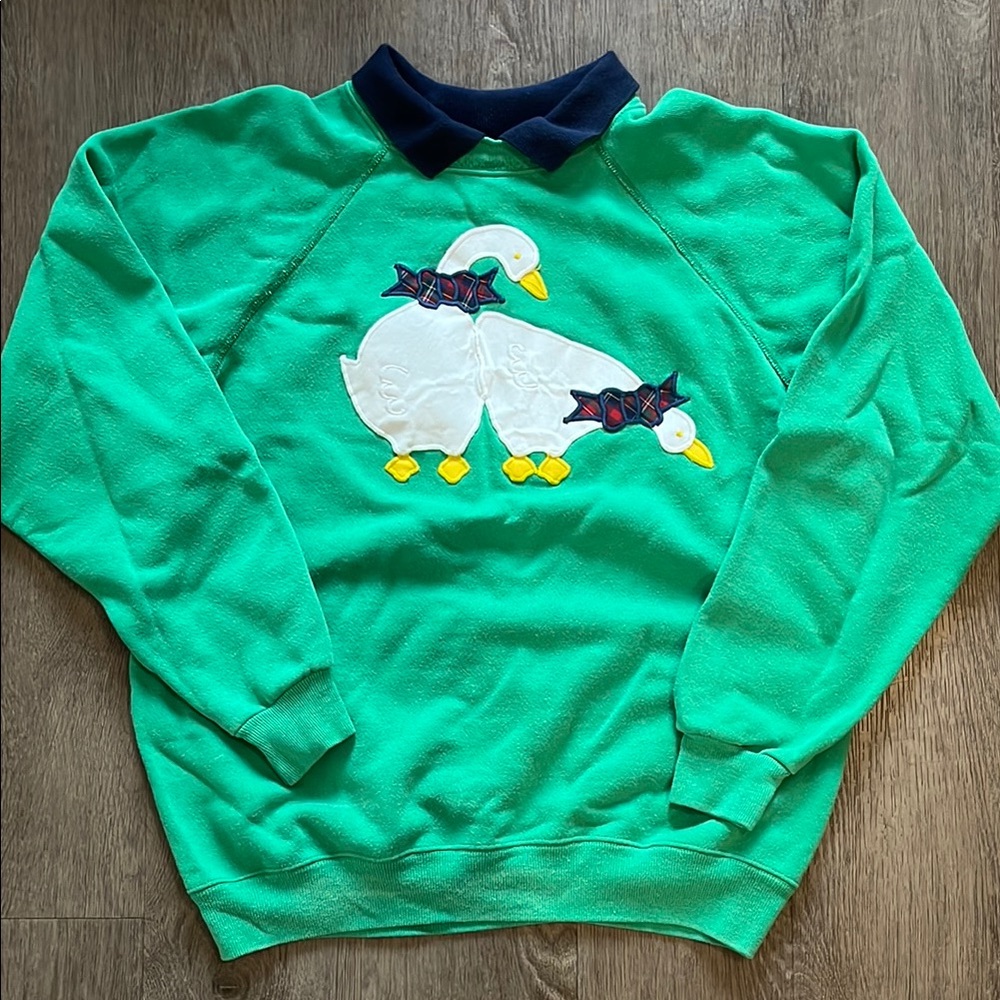 Hanes Green Crewneck Sweater with Duck Design